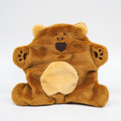 Bär flach als Kuscheltier für das Wohlbefinden